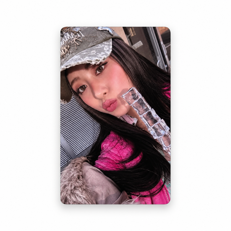 LE SSERAFIM Yunjin HOT StandardVersion Official Album Photocard